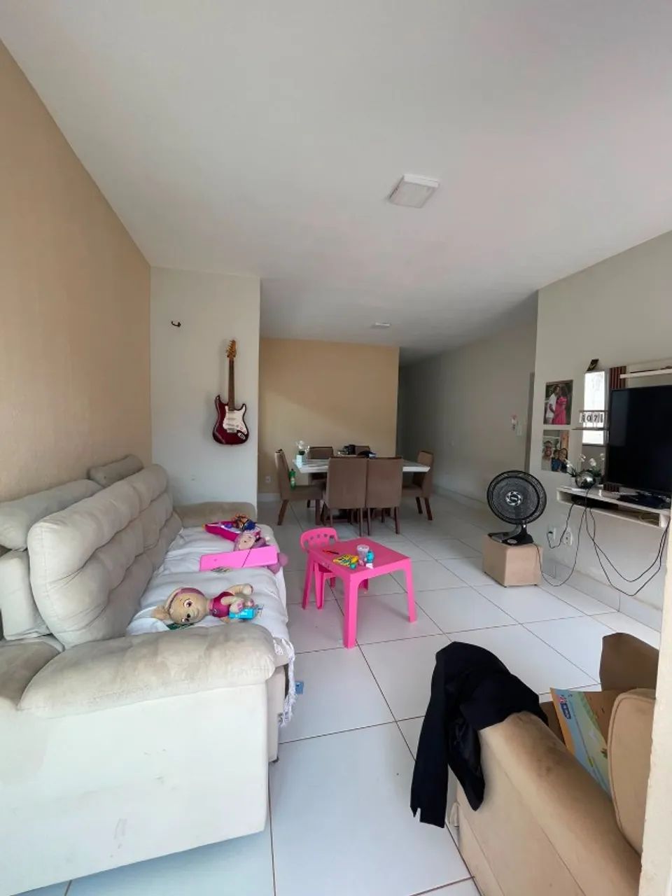 ALUGO CASA ESPAÇOSA VENTILADA E COM PROJETADOS TC