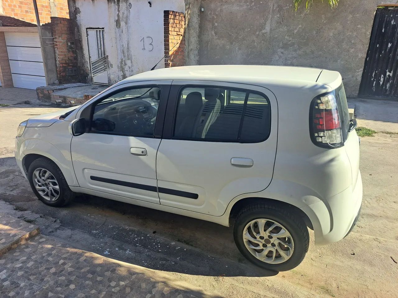 Fiat Uno Attractive 1.0 EVO Fire Flex 8V 5P 2016 - Foto 3