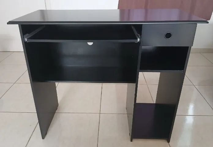 Escrivaninha Preta com Gaveta e Nicho para CPU