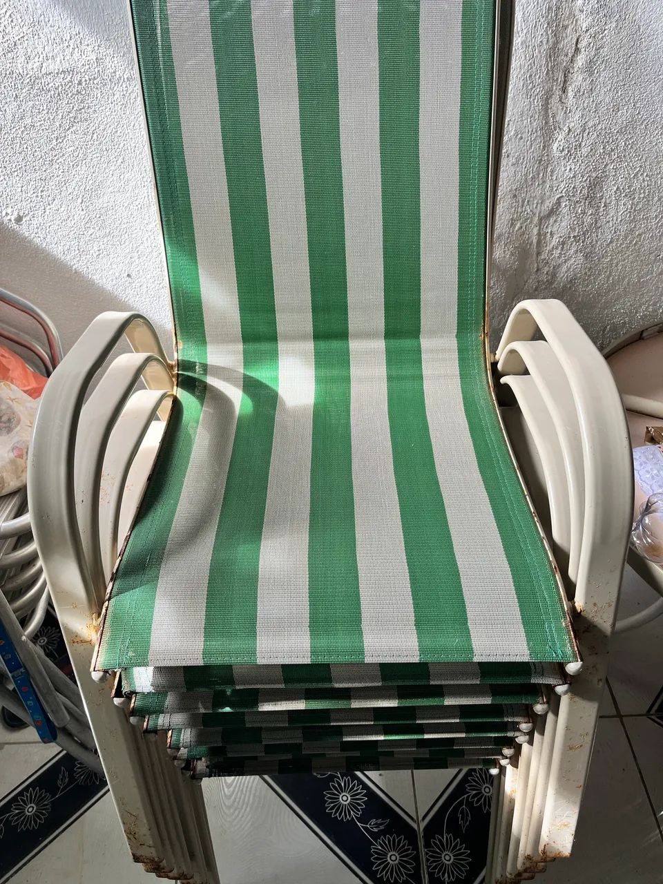 Cadeira e mesa de piscina 