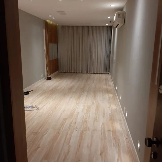 Excelente Sala Comercial na Rua Sete de setembro, 92. Edifício Masson