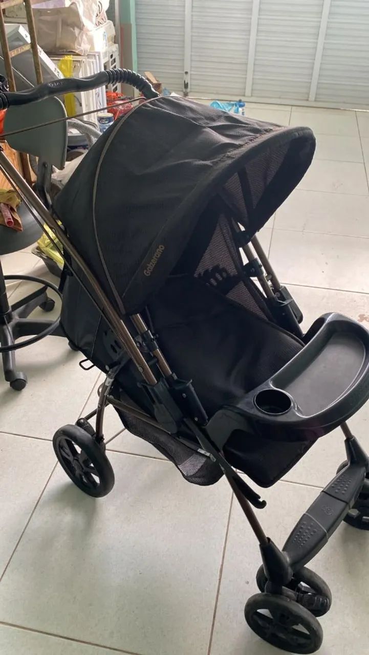 Carrinho de bebê Galzerano, bem conservado.