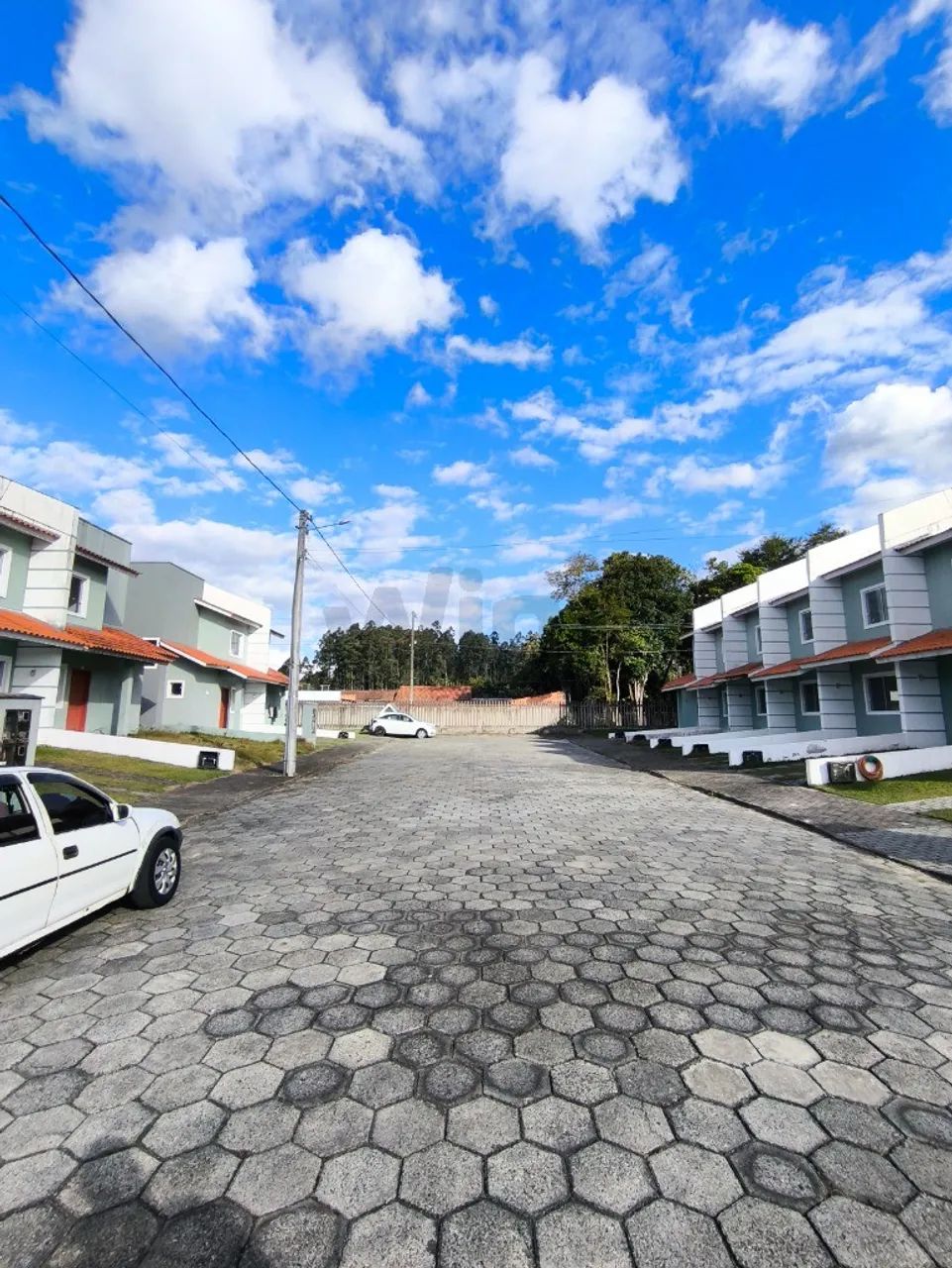 Casa Geminada 3 Dormitórios em Condomínio Fechado - Foto 3