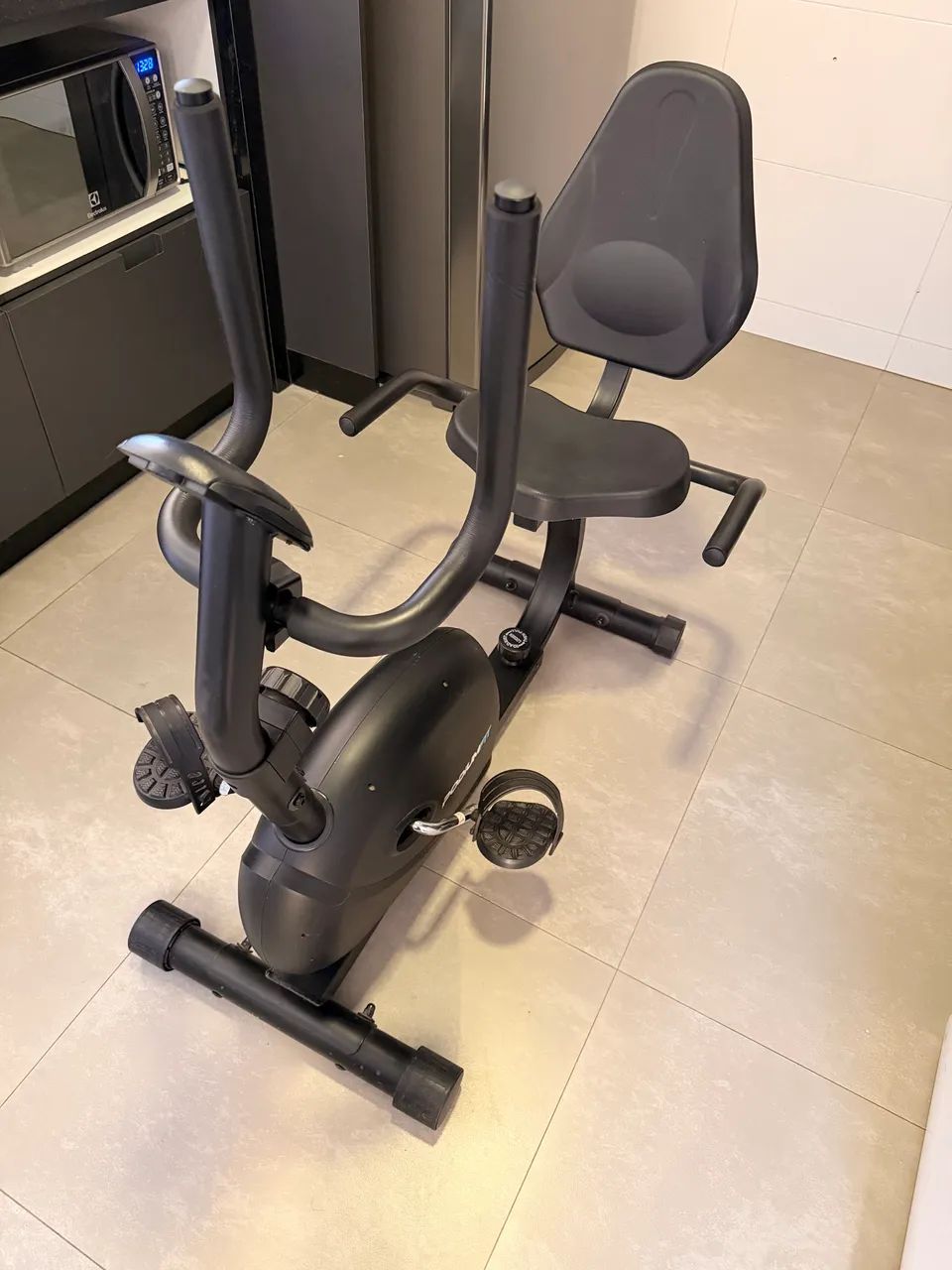 Bicicleta ergométrica horizontal Podium Fit - Foto 4