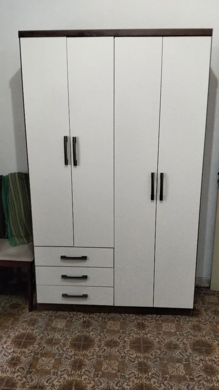 Guarda roupa de MDF 2Mx1,20M