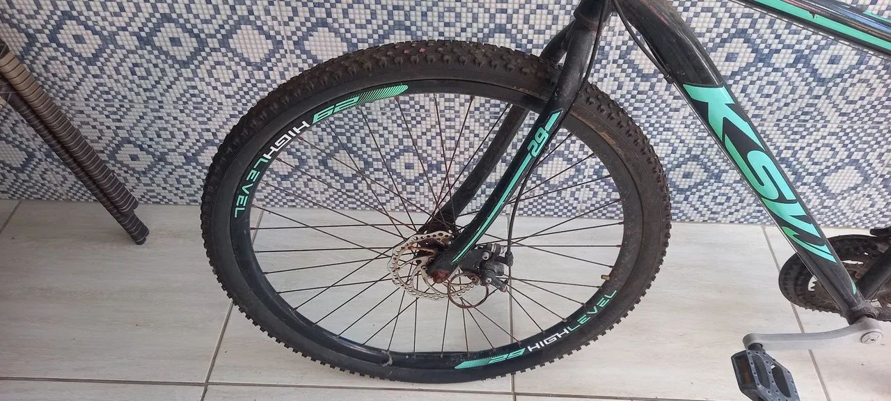 Bicicleta aro 29 pouco tempo de uso - Foto 4