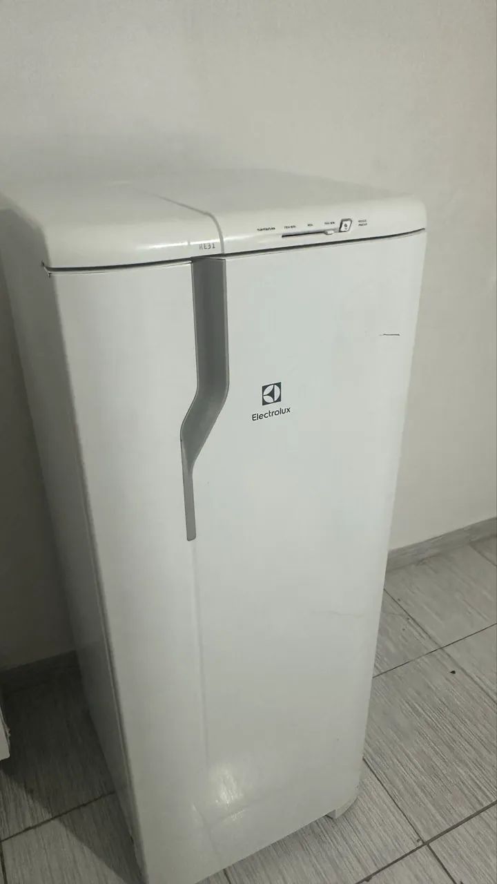Geladeira Electrolux RE31  - Foto 2