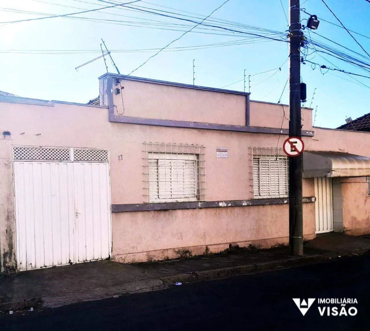 CASA À VENDA COM 03 QUARTOS E GARAGEM NO BAIRRO SÃO BENEDITO