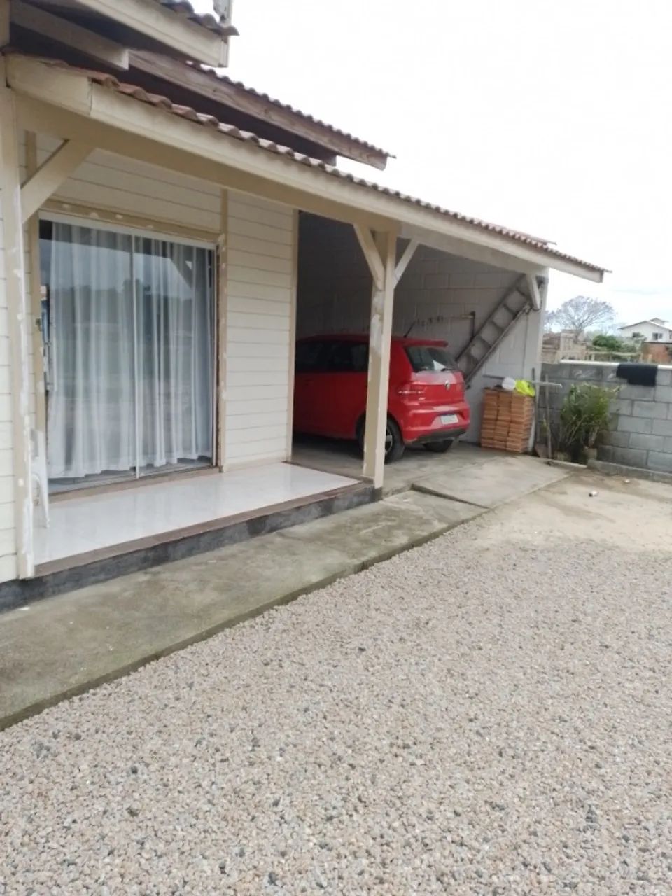 Vende_ se casa em Nova Brasília , tel. *