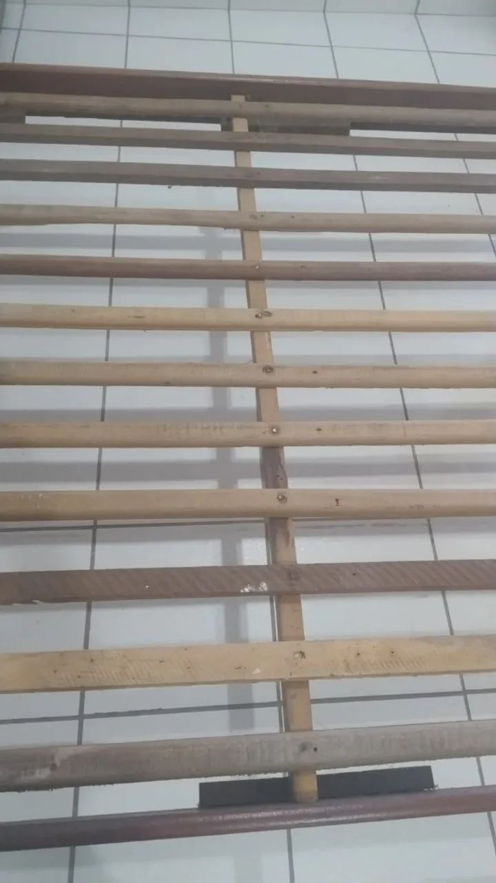 Cama Casal Algarrobo Macizo Torneado - Usada - Foto 3