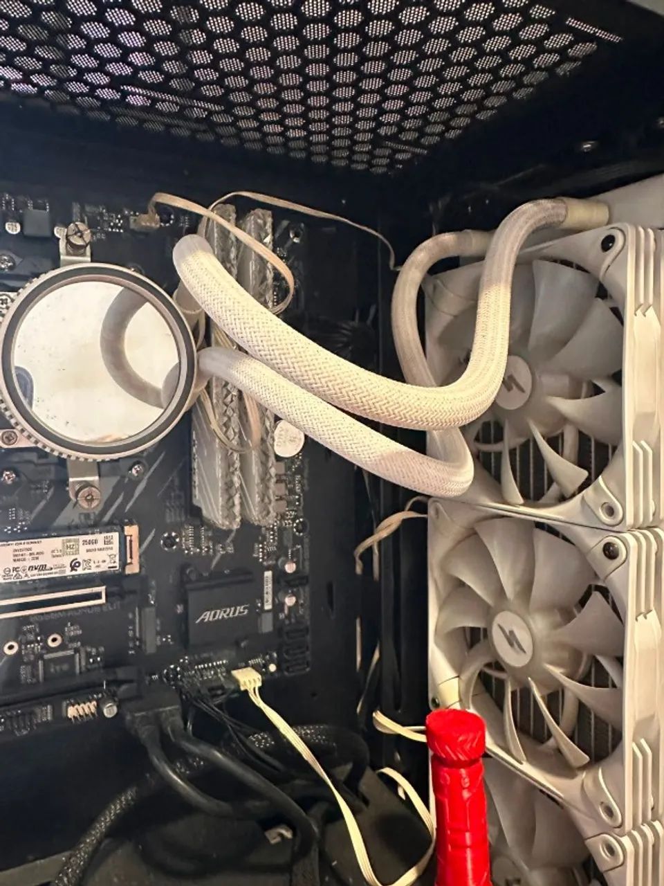 RYZEN 9 5900XT+ B550 AORUS ELITE+ WATERCOOLER SUPERFRAME - Foto 2
