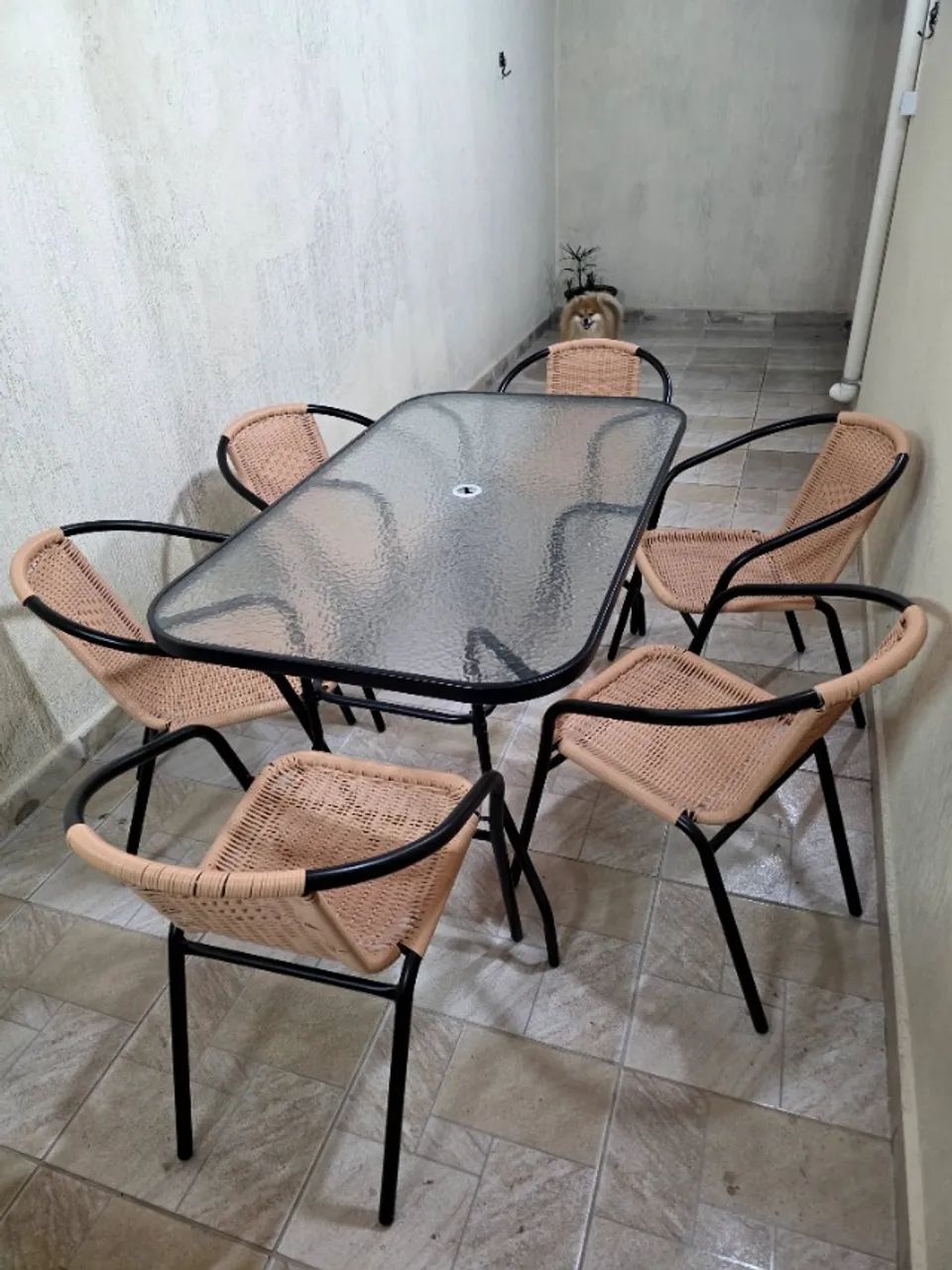 Mesa de vidro com 6 cadeiras