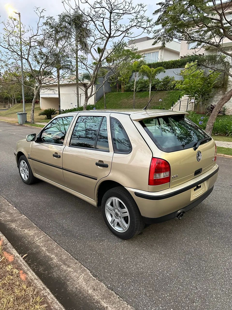 Volkswagen Gol Geração III 1.0 MI 16V Turbo Gasolina Mec. 4P 2001