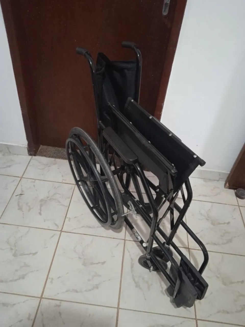 CADEIRA DE RODAS  - Foto 2