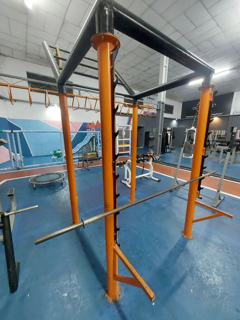 Suporte  agachamento e barra fixa - Foto 2