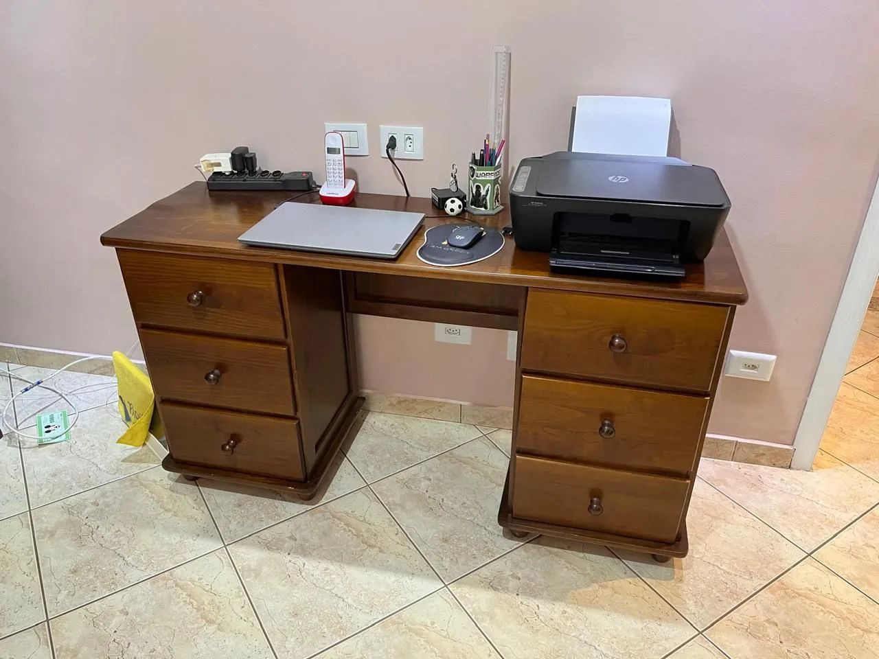 Mesa de computador com 6 gavetas  - Foto 2