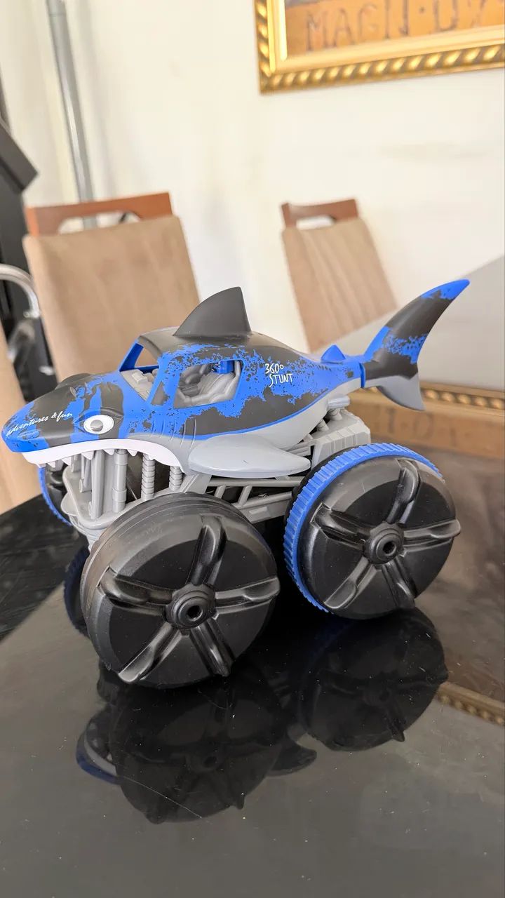 Carro Monster Shark 