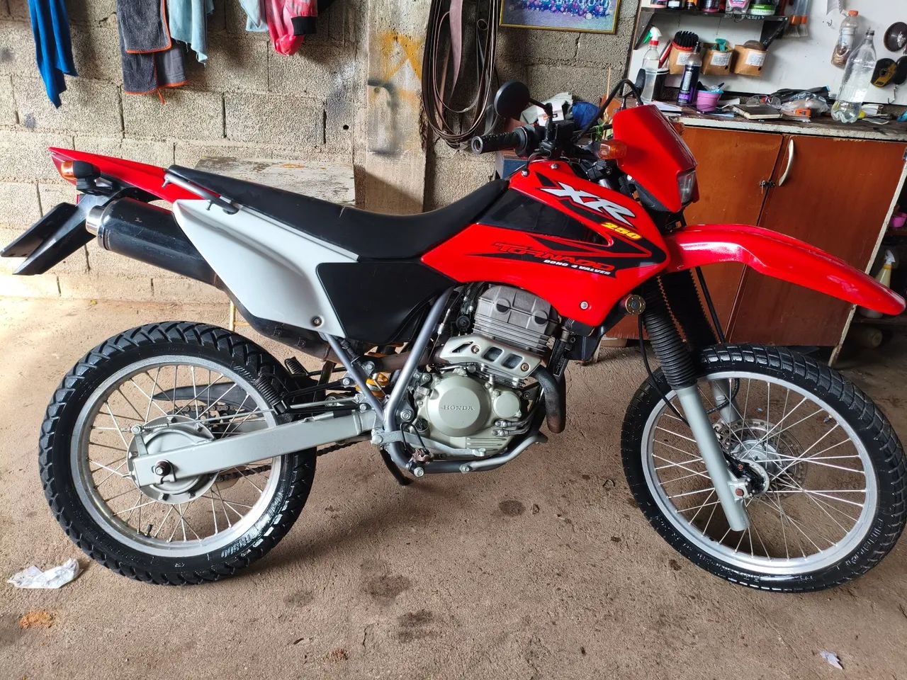 Xr tornado 2004