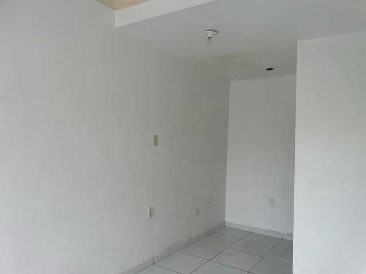 Alugo ponto Comercial com banheiro - Foto 2