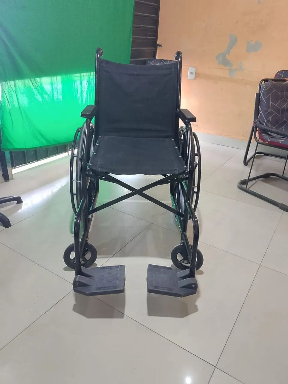 Vende-se se cadeira de rodas 