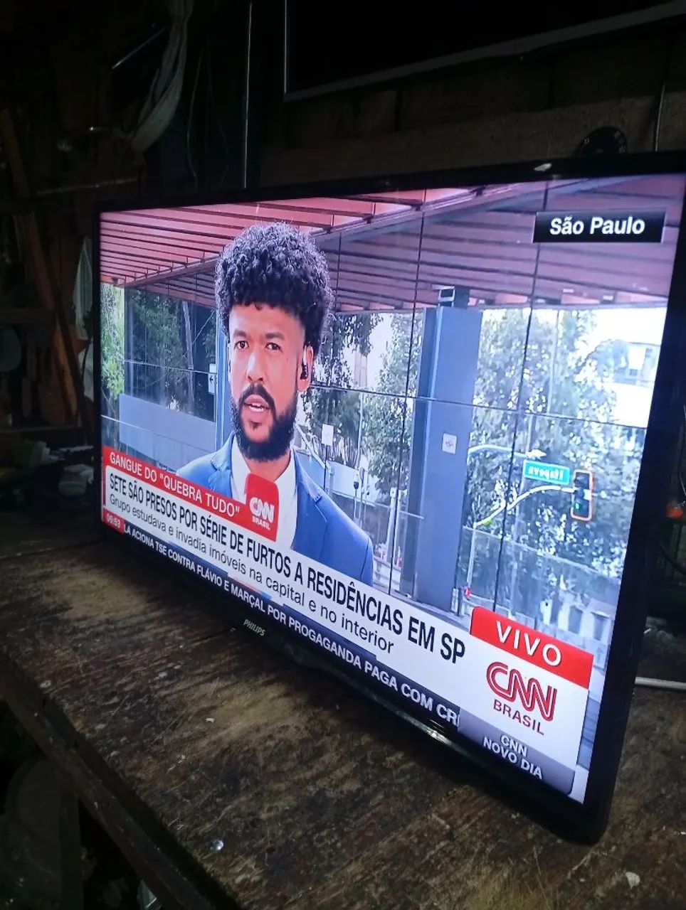 Tv Philips 32 polegadas funcionando normalmente não é smart funcionando perfeitamente 