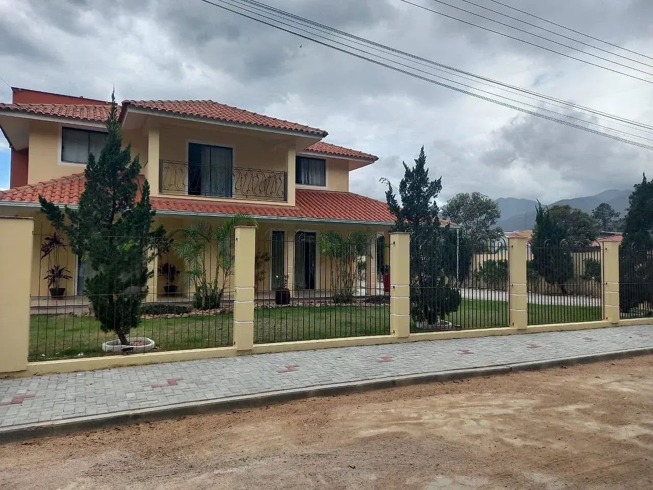 Casa em Santo Amaro da Imperatriz com amplo terreno