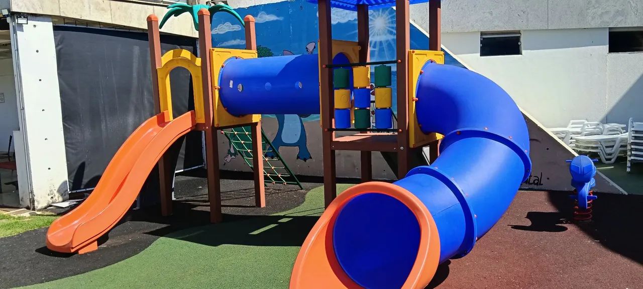 Playground de madeira biosintetica