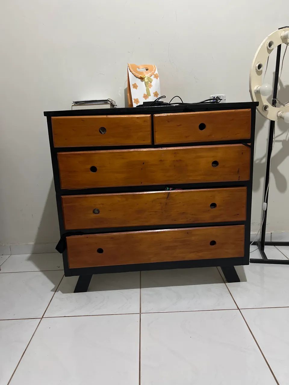 CÔMODA RETRO MADEIRA 