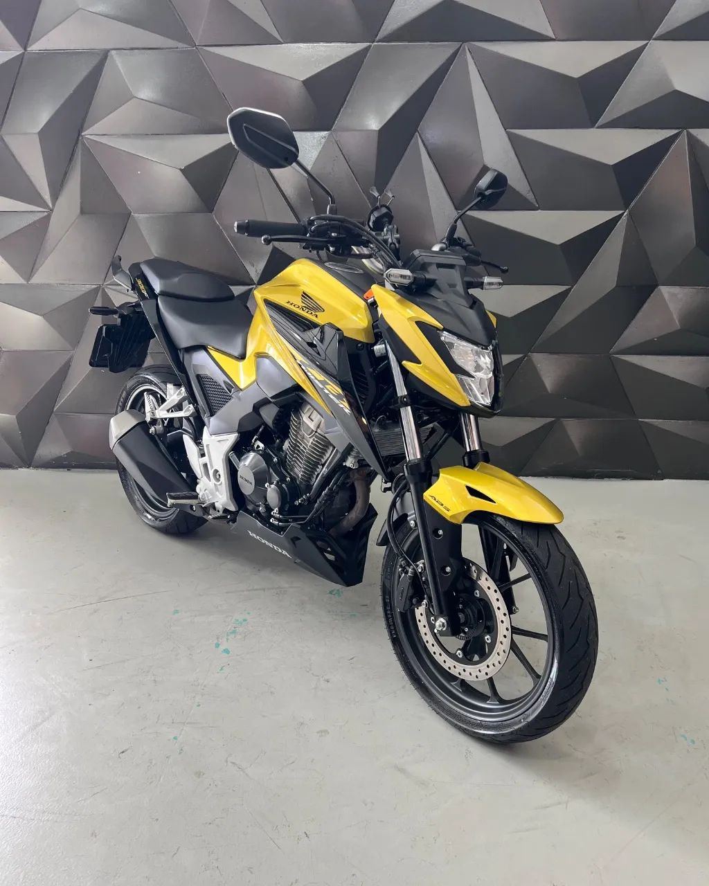 CB 300F Twister Flex