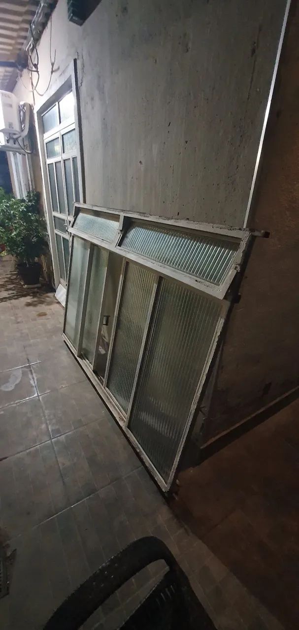 Window448342499042928640