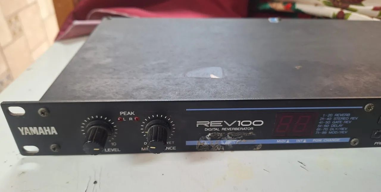 Digital Reverb Yamaha REV100 - Aparelhos de Som - Juracy Magalhães