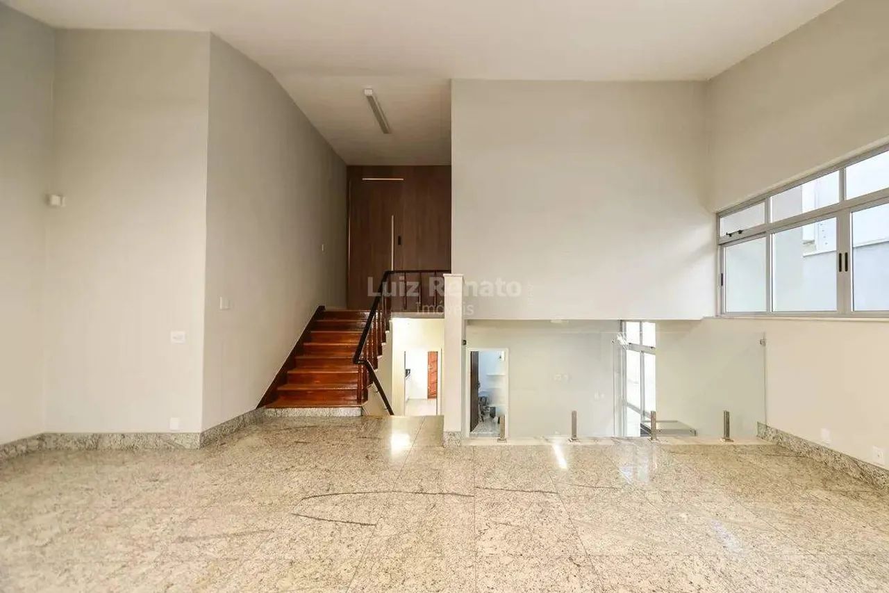 Casa à venda no bairro Gutierrez