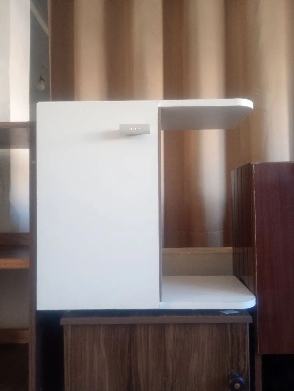 Mesinha de cabeceira 