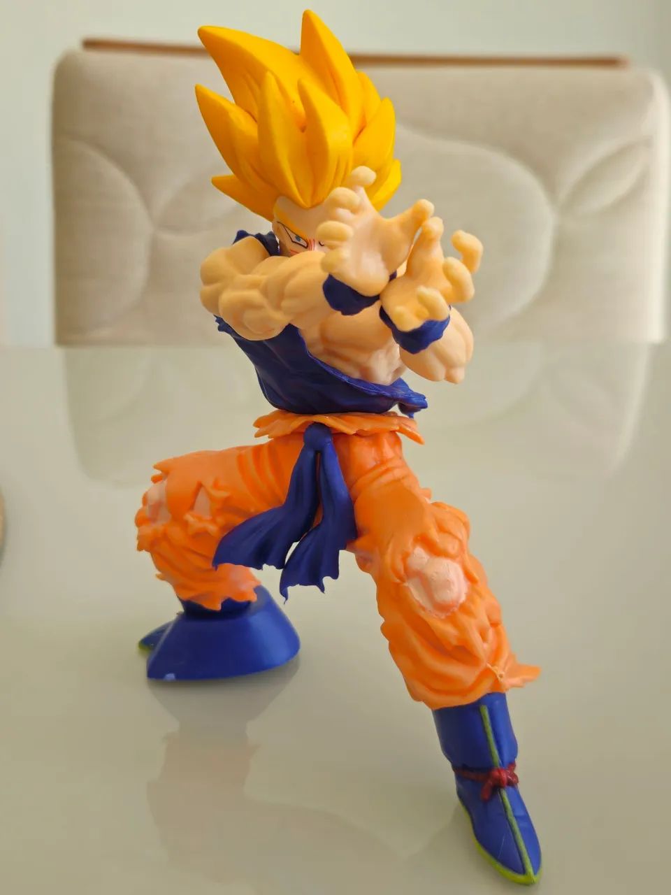 Action figure Goku Super Saiyajin pose de ataque - Foto 5