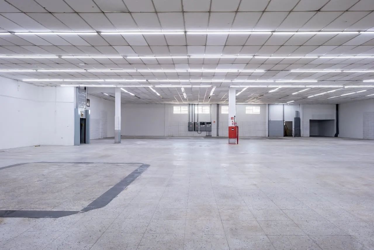 Galpão na Rua Victória Simionato, 796  3610 m² - Foto 5