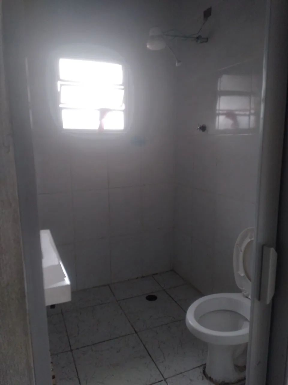 Alugo casa sobreposta ,   sem garagem - Foto 3