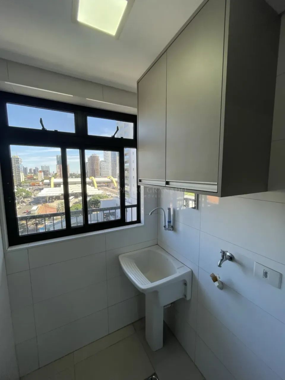 Apartamento com 2 quartos com 1 suíte no centro de Maringá. - Foto 5
