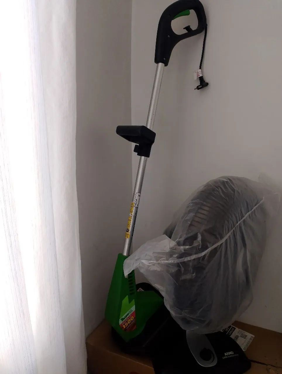 Roçadeira eletrônica semi nova!!