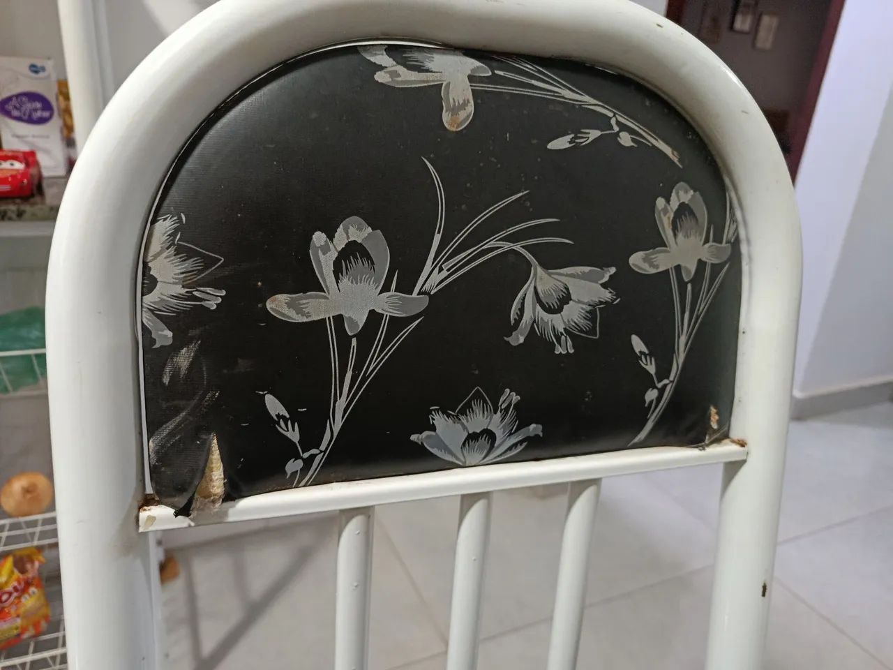 CONJUNTO MESA E CADEIRAS 4 LUGARES - Foto 4