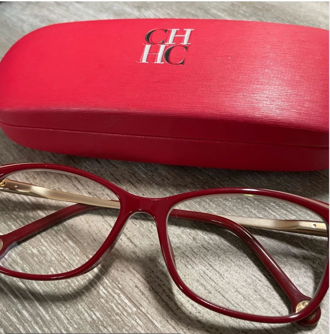Armação de óculos da marca Carolina Herrera - Foto 3