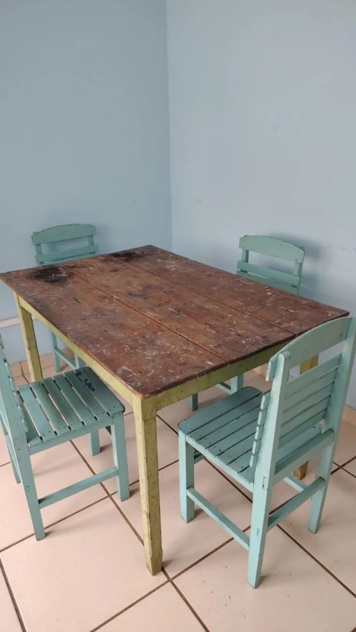 Mesa com cadeiras