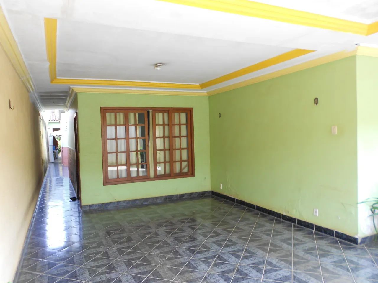 AMPLA CASA TÉRREA COM 04 SUÍTES E PISCINA. - Foto 5
