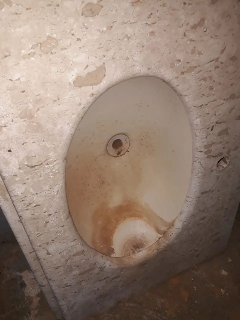 Vende-se Pia de Banheiro com Bancada Bege Bahia 50 cm largura x 1.14 comp  - Foto 2