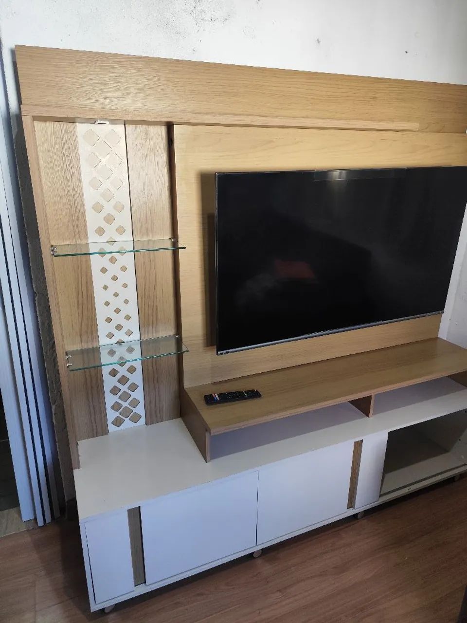 Vendo painel/sem a TV.