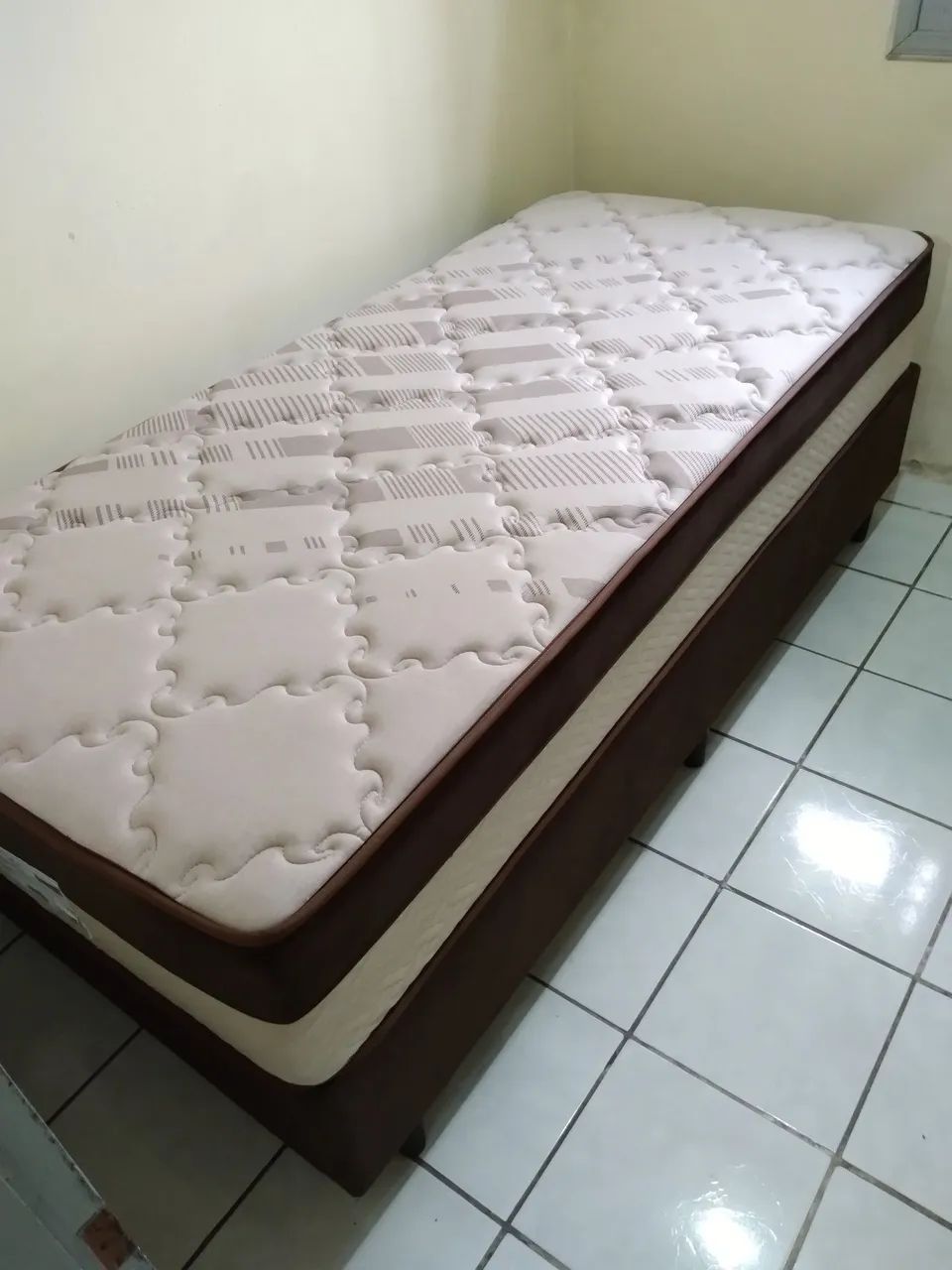 Cama de solteiro box Gazim