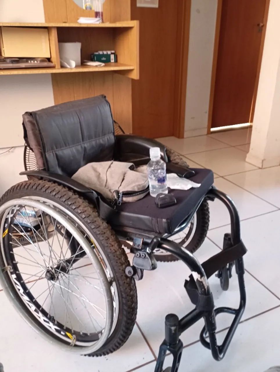 Cadeira de rodas monobloco  - Foto 4