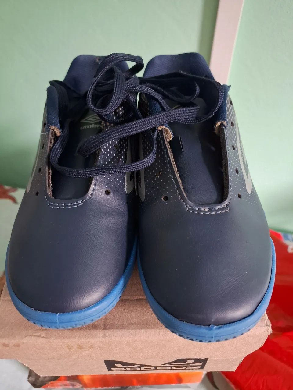 Chuteira umbro tam. 34 - Foto 2