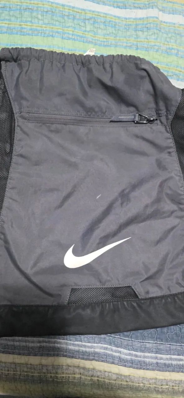 Mochila cordão Nike preta e cinza