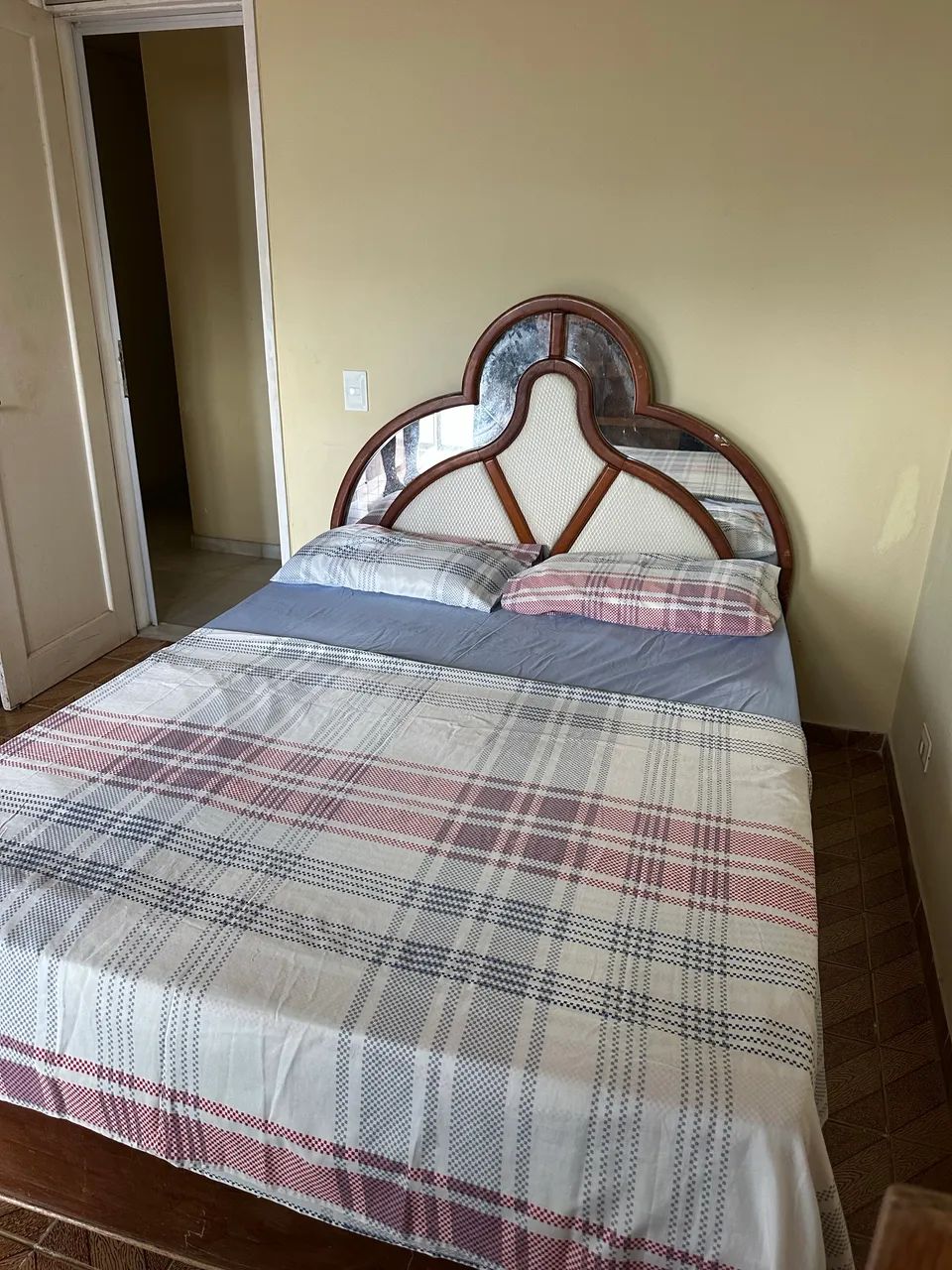 Cama de madeira maciça  - Foto 2
