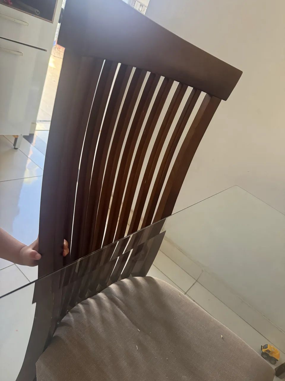 Vendo mesa de jantar em madeira  - Foto 2